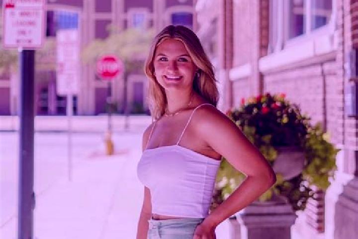 Aria, 27 — Escort in De Pere, United States