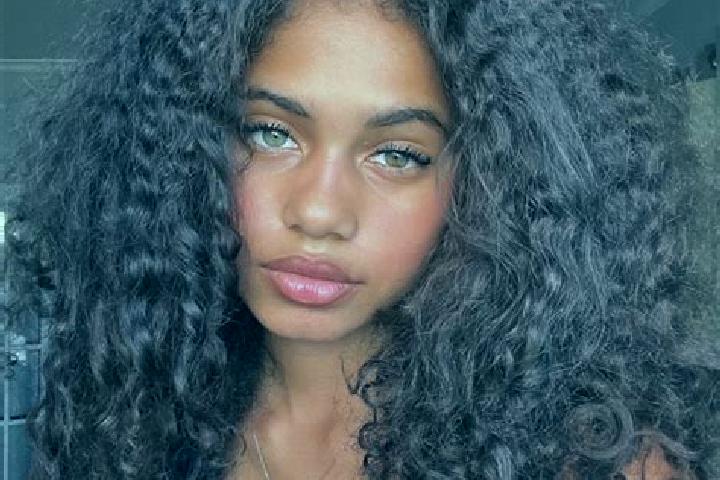 Aria, 28, a black blue-eyed ebony companion based in Soum. Offering Tantra, Dinner Date, Domination, Couples, Deep French Kissing. Available for incall and o...