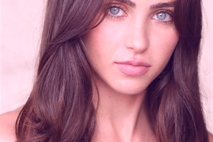 Aria, 28, a red dark-eyed latina companion based in Romanovci. Offering Couples, Erotic Massage. Available for incall and outcall, overnight bookings available.