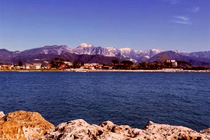 Aria, 28 — Escort in Fiumaretta di Ameglia, Italy
