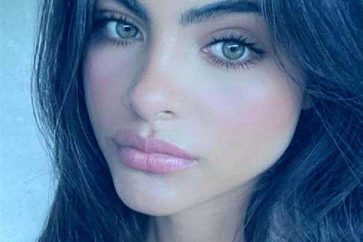 Aria, 30, a black green-eyed middle eastern companion based in Bebakoua. Offering Dinner Date, Deep French Kissing, 69, Travel Companion. Available for incal...