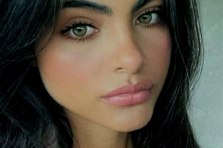 Aria, 30, a chestnut grey-eyed indian companion based in Ahoada. Offering Striptease, Fetish, Roleplay. Available for incall and outcall, day and evening dates.
