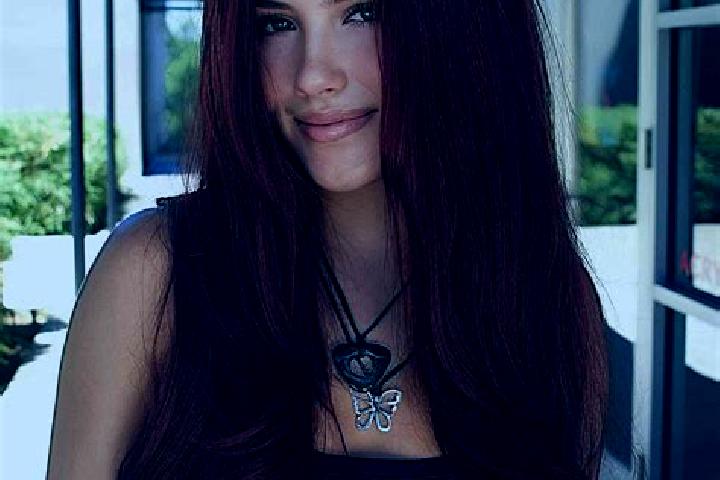Aria, 31, a auburn dark-eyed slavic companion based in Baochuang Estate. Offering Erotic Massage, Fetish, Girlfriend Experience, GFE. Available for incall an...