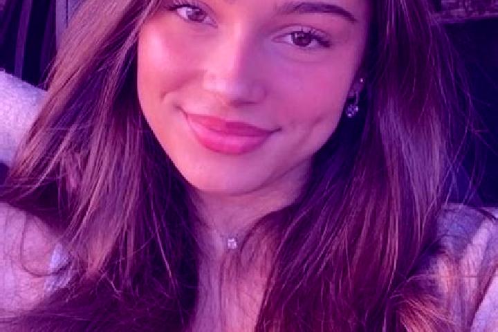 Aria, 31, a brunette hazel-eyed slavic companion based in Raeford. Offering OWO, Prostate Massage, Dinner Date. Available for incall and outcall, overnight b...