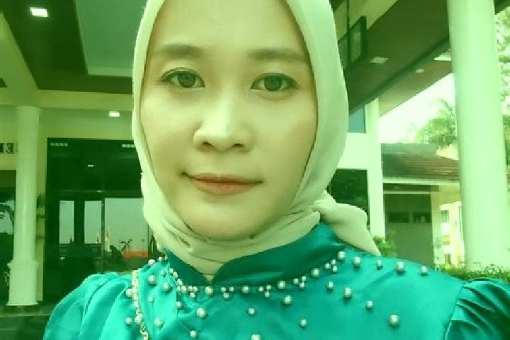 Aria, 31 — Escort in Gempolan Wetan, Indonesia