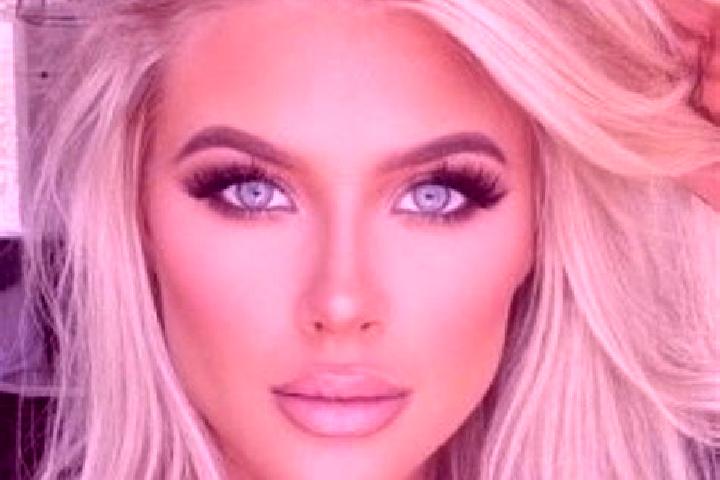 Aria, 32, a platinum blonde grey-eyed indian companion based in Balm. Offering BDSM, Girlfriend Experience, 69. Available for incall and outcall, overnight b...