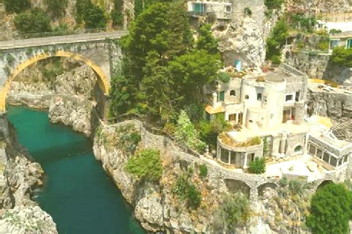 Aria, 32 — Escort in Furore, Italy