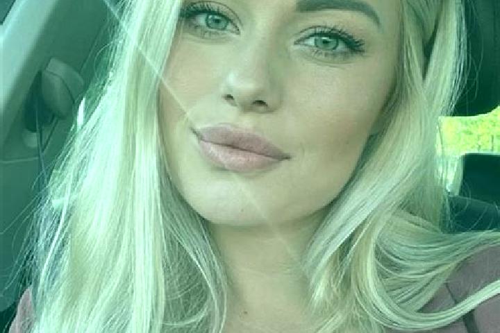 Aria, 33, a blonde hazel-eyed middle eastern companion based in Grandas de Salime. Offering Travel Companion, Overnight, Duos, Girlfriend Experience, Deep Fr...