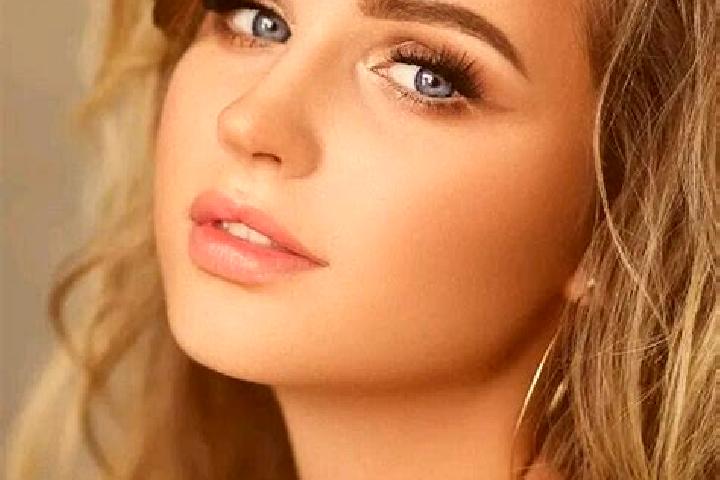 Aria, 33, a dark blonde blue-eyed ebony companion based in Unistalda. Offering OWO, Travel Companion, Dinner Date, Overnight. Available for incall and outcal...