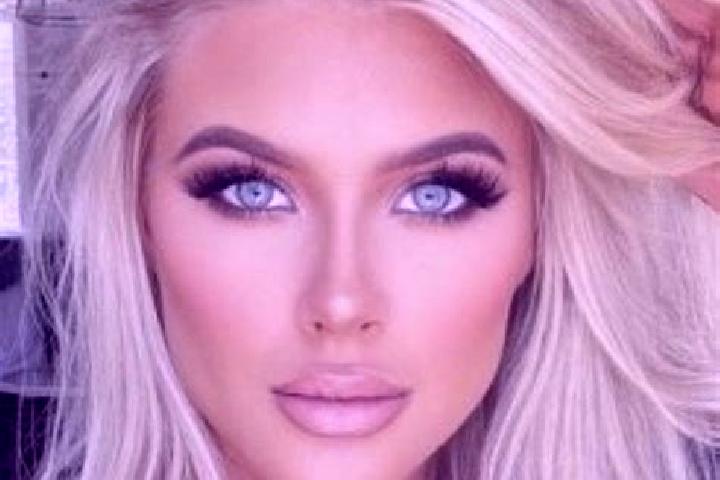 Aria, 33, a platinum blonde brown-eyed latina companion based in Pico Truncado. Offering Overnight, Couples, OWO, Duos, Dinner Date. Available for incall and...