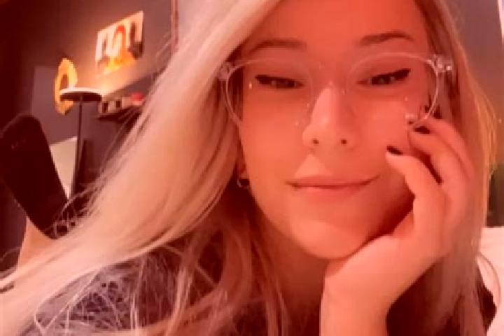 Aria, 33, a platinum blonde green-eyed mixed companion based in Blackalls Park. Offering Prostate Massage, Overnight, Erotic Massage. Available for incall an...