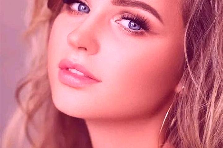 Aria, 34, a dark blonde blue-eyed indian companion based in Merenii Noi. Offering BDSM, Dinner Date, CIM. Available for incall and outcall, overnight booking...