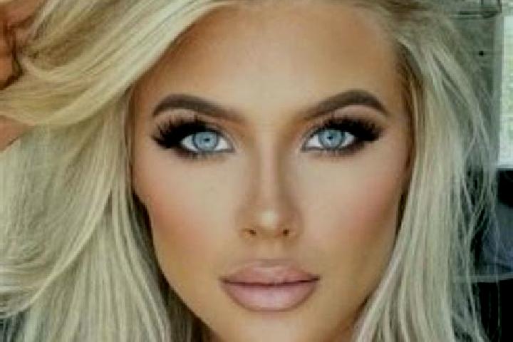 Aria, 34, a platinum blonde grey-eyed middle eastern companion based in Rio Vermelho. Offering Overnight, Tantra, GFE. Available for incall and outcall, day ...