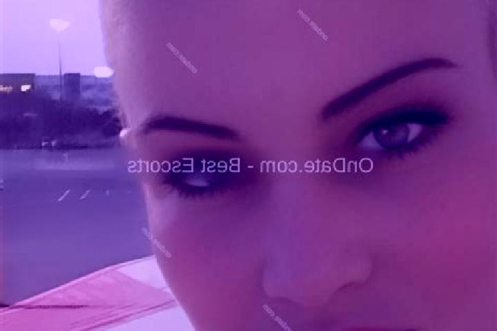 Aria, 34 — Escort in Varnamtown, United States