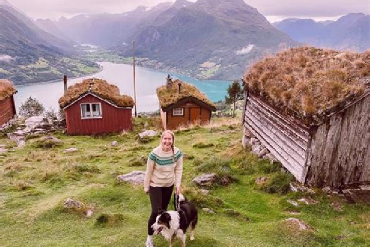 Aria, 35 — Escort in Hermansverk, Norway