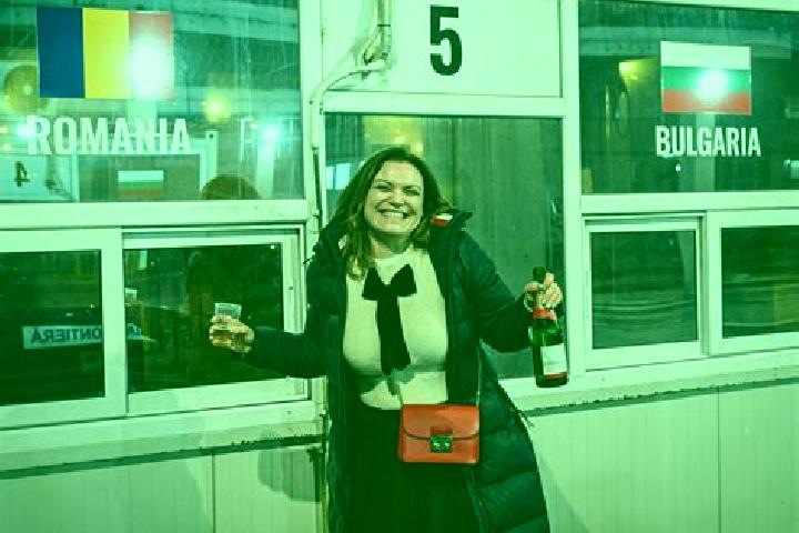 Aria, 36 — Escort in Carlomanesti, Romania