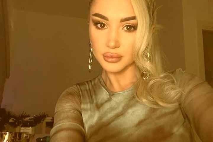 Aria, 37, a blonde grey-eyed ebony companion based in Litvinovice. Offering Couples, Duos, Girlfriend Experience, GFE. Available for incall and outcall, day ...