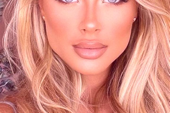 Aria, 37, a blonde hazel-eyed latina companion based in Nguken. Offering Erotic Massage, Deep French Kissing, Party Girl. Available for incall and outcall, d...