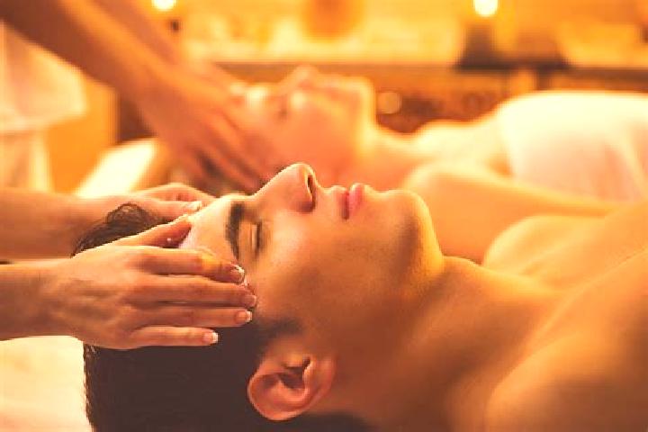 Aria, 38, a auburn amber-eyed caribbean companion based in Monte Gordo. Offering Massage, Deep French Kissing, Erotic Massage, OWO. Available for incall and ...