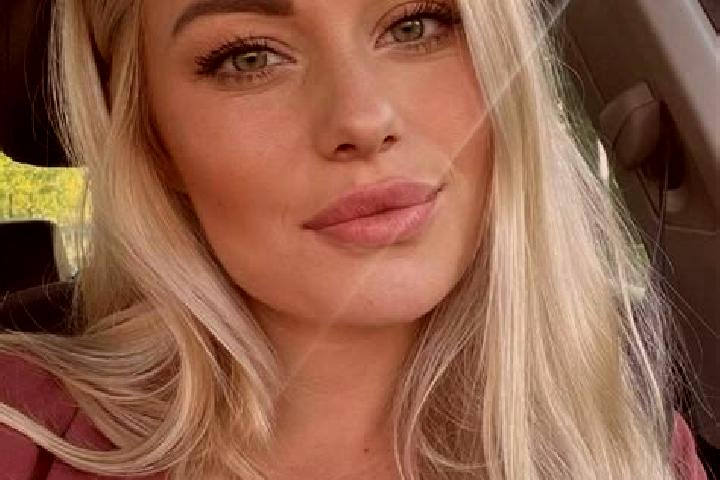 Aria, 38, a blonde hazel-eyed caribbean companion based in Baltasi. Offering Striptease, Travel Companion, Erotic Massage, BDSM, 69. Available for incall and...