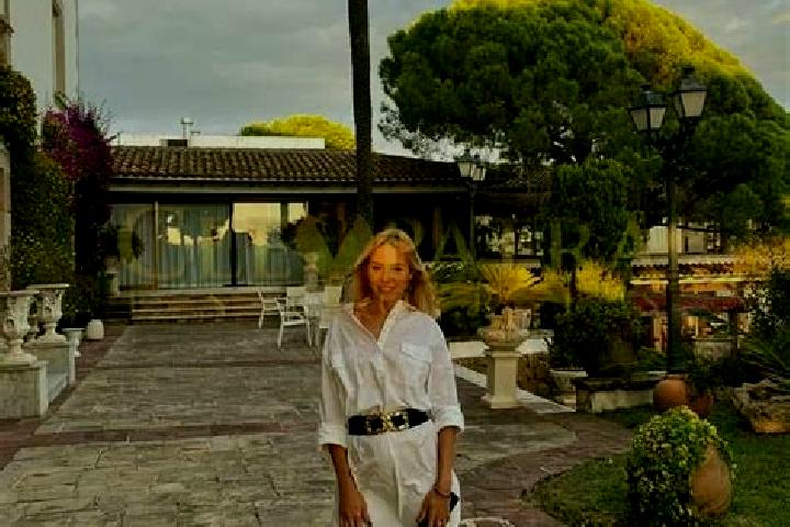 Aria, 39, a blonde amber-eyed caucasian companion based in San Vicente de la Cabeza. Offering Party Girl, 69, GFE, OWO. Available for incall and outcall, day...