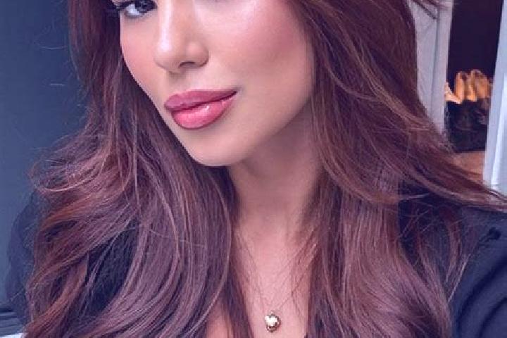 Aria, 39, a chestnut brown-eyed latina companion based in Mohedas de la Jara. Offering CIM, Domination, Party Girl, Deep French Kissing, GFE. Available for i...