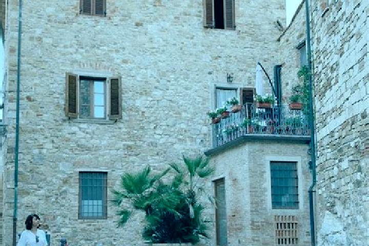 Aria, 39 — Escort in Monteverdi Marittimo, Italy