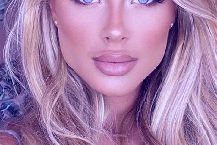 Ariana, 20, a blonde hazel-eyed latina companion based in Gangolli. Offering BDSM, Couples, A-Level. Available for incall and outcall, overnight bookings ava...