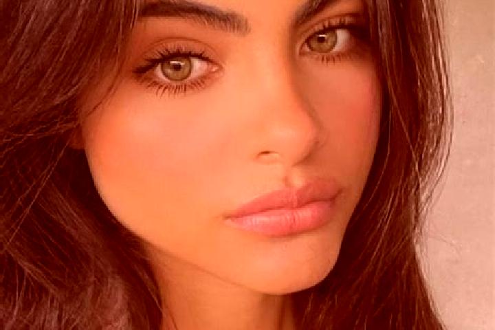 Ariana, 20, a brunette green-eyed european companion based in Clopotiva. Offering Tantra, GFE, Massage. Available for incall and outcall, day and evening dates.