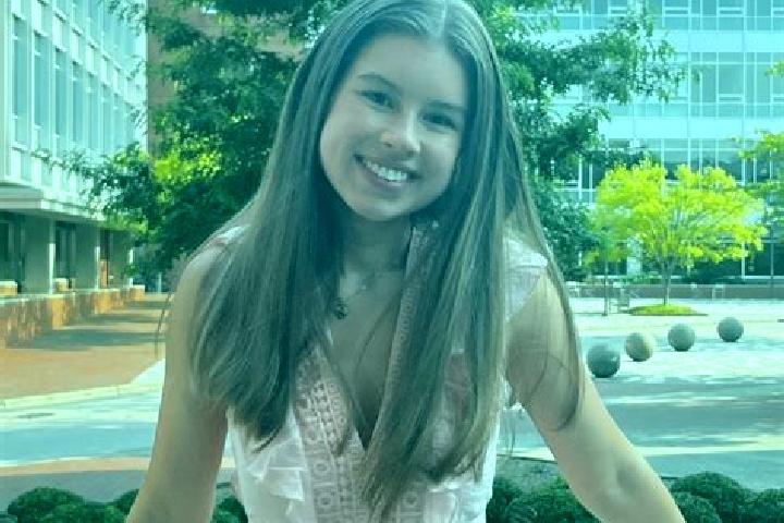 Ariana, 20 — Escort in Stetson, United States