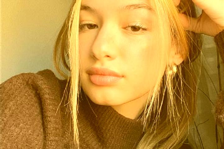 Ariana, 21, a blonde brown-eyed latina companion based in Badger. Offering Domination, CIM, Massage. Available for incall and outcall, overnight bookings ava...