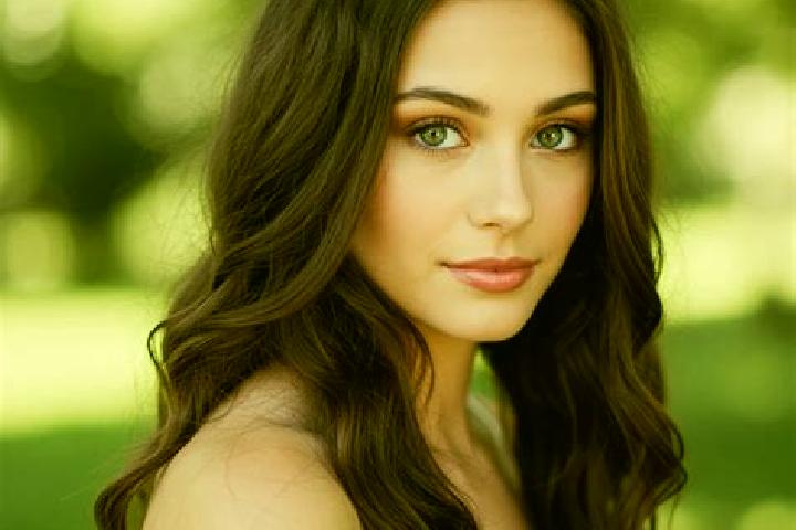 Ariana, 21, a chestnut hazel-eyed mixed companion based in Oberwies. Offering GFE, 69, Tantra, CIM. Available for incall and outcall, day and evening dates.