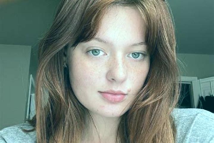 Ariana, 21, a red blue-eyed caucasian companion based in Layou. Offering GFE, Couples, OWO. Available for incall and outcall, overnight bookings available.
