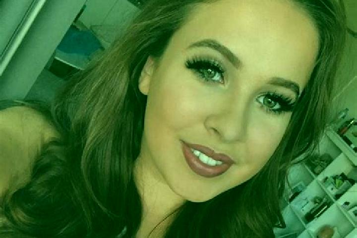 Ariana, 22, a auburn grey-eyed european companion based in Tsamakasar. Offering Girlfriend Experience, Fetish, Party Girl, OWO, A-Level. Available for incall...