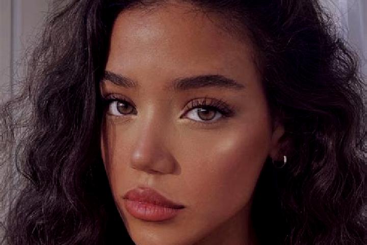 Ariana, 22, a red brown-eyed ebony companion based in Ilobu. Offering Tantra, Domination, 69, BDSM, Dinner Date. Available for incall and outcall, day and ev...