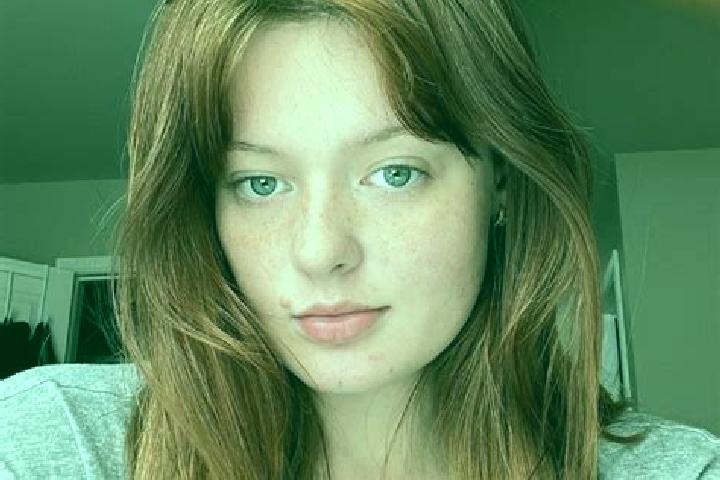 Ariana, 22, a red grey-eyed caucasian companion based in Lunga. Offering Couples, Erotic Massage, Party Girl, Duos. Available for incall and outcall, day and...