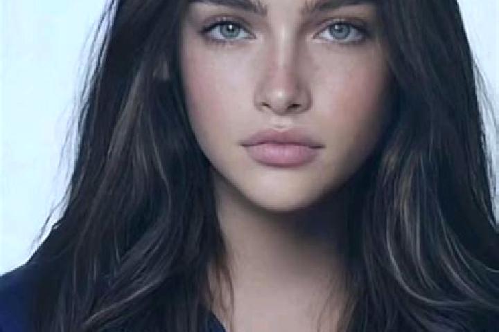 Ariana, 23, a brunette blue-eyed european companion based in Las Golondrinas [Fraccionamiento]. Offering Erotic Massage, CIM, Couples, Tantra. Available for ...