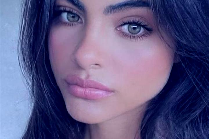 Ariana, 23, a brunette dark-eyed caribbean companion based in Raureka. Offering Massage, Girlfriend Experience, OWO, Striptease. Available for incall and out...
