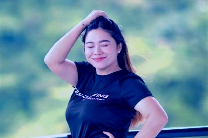 Ariana, 23 — Escort in Basdiot, Philippines