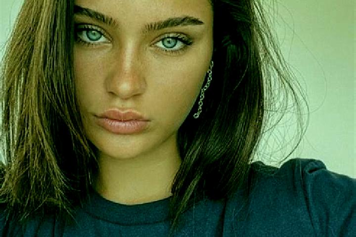 Ariana, 24, a auburn dark-eyed mediterranean companion based in Capalna. Offering Party Girl, A-Level, Girlfriend Experience, GFE. Available for incall and o...
