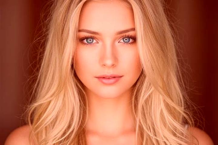 Ariana, 24, a blonde amber-eyed mixed companion based in El Espino Peralta. Offering Prostate Massage, Dinner Date, Erotic Massage, Party Girl. Available for...