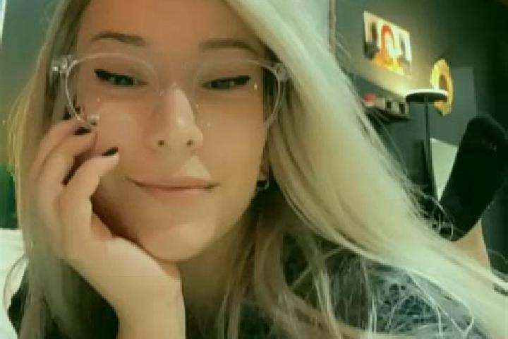 Ariana, 24, a blonde grey-eyed latina companion based in Chateauneuf. Offering Girlfriend Experience, GFE, Fetish, Party Girl, Duos. Available for incall and...