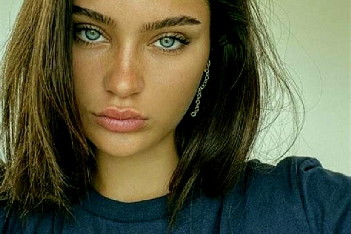 Ariana, 24, a brunette blue-eyed ebony companion based in Den Burg. Offering Erotic Massage, A-Level, Striptease. Available for incall and outcall, overnight...