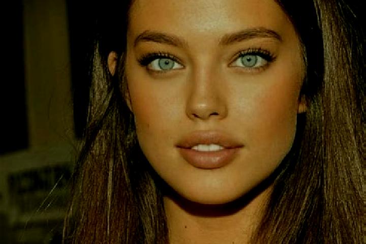 Ariana, 24, a chestnut green-eyed caucasian companion based in Amomolulco. Offering Party Girl, Girlfriend Experience, Couples, Massage, Travel Companion. Av...