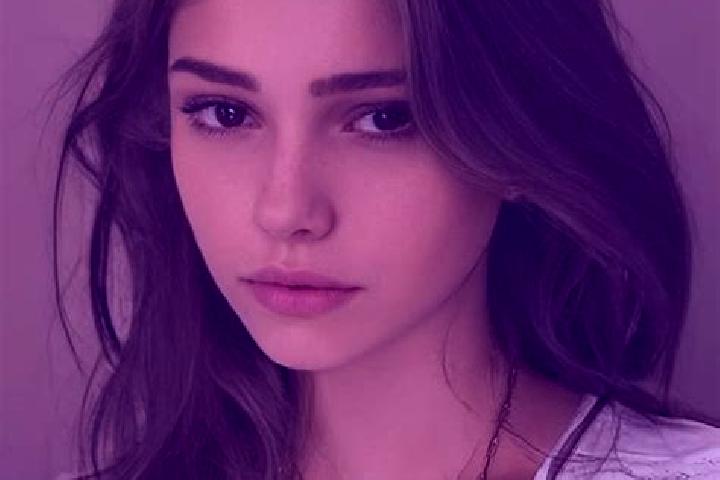Ariana, 24, a chestnut hazel-eyed slavic companion based in Tiwi. Offering Travel Companion, Prostate Massage, Domination, OWO, Dinner Date. Available for in...