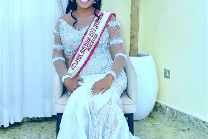 Ariana, 25 — Escort in Abat, Nigeria
