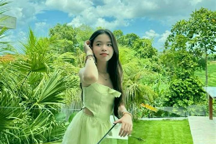 Ariana, 25 — Escort in Muara Soma, Indonesia
