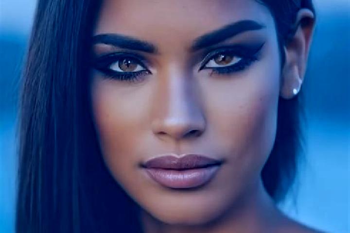 Ariana, 26, a black amber-eyed latina companion based in Janoshida. Offering BDSM, CIM, Deep French Kissing. Available for incall and outcall, day and evenin...