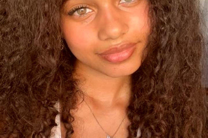 Ariana, 26, a black hazel-eyed ebony companion based in Malaunay. Offering Couples, CIM, OWO, 69. Available for incall and outcall, day and evening dates.