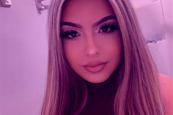 Ariana, 26, a blonde amber-eyed latina companion based in Dragoslavele. Offering Erotic Massage, Striptease, Party Girl. Available for incall and outcall, ov...